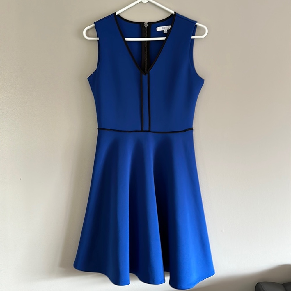 Elegant Blue Sleeveless Dress